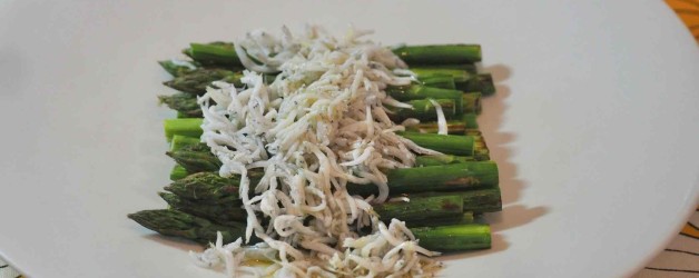 オリーブオイルレシピ【焼きグリーンアスパラガスのしらす干しのせ】